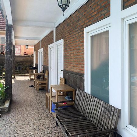 Urbanview Hotel Villa Q Gisting Bandjarnegeri Exterior foto
