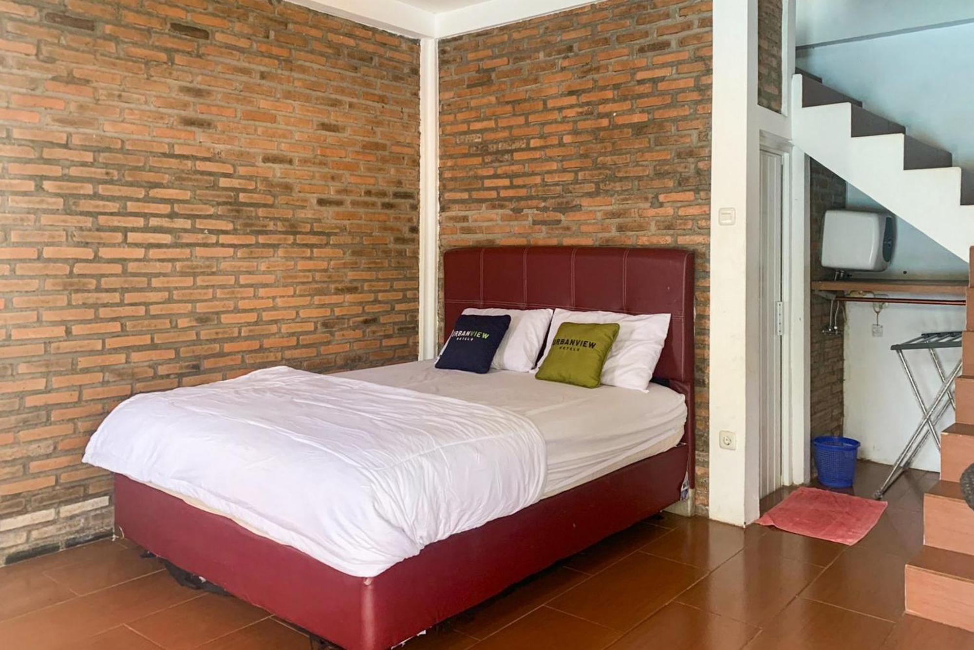 Urbanview Hotel Villa Q Gisting Bandjarnegeri Exterior foto