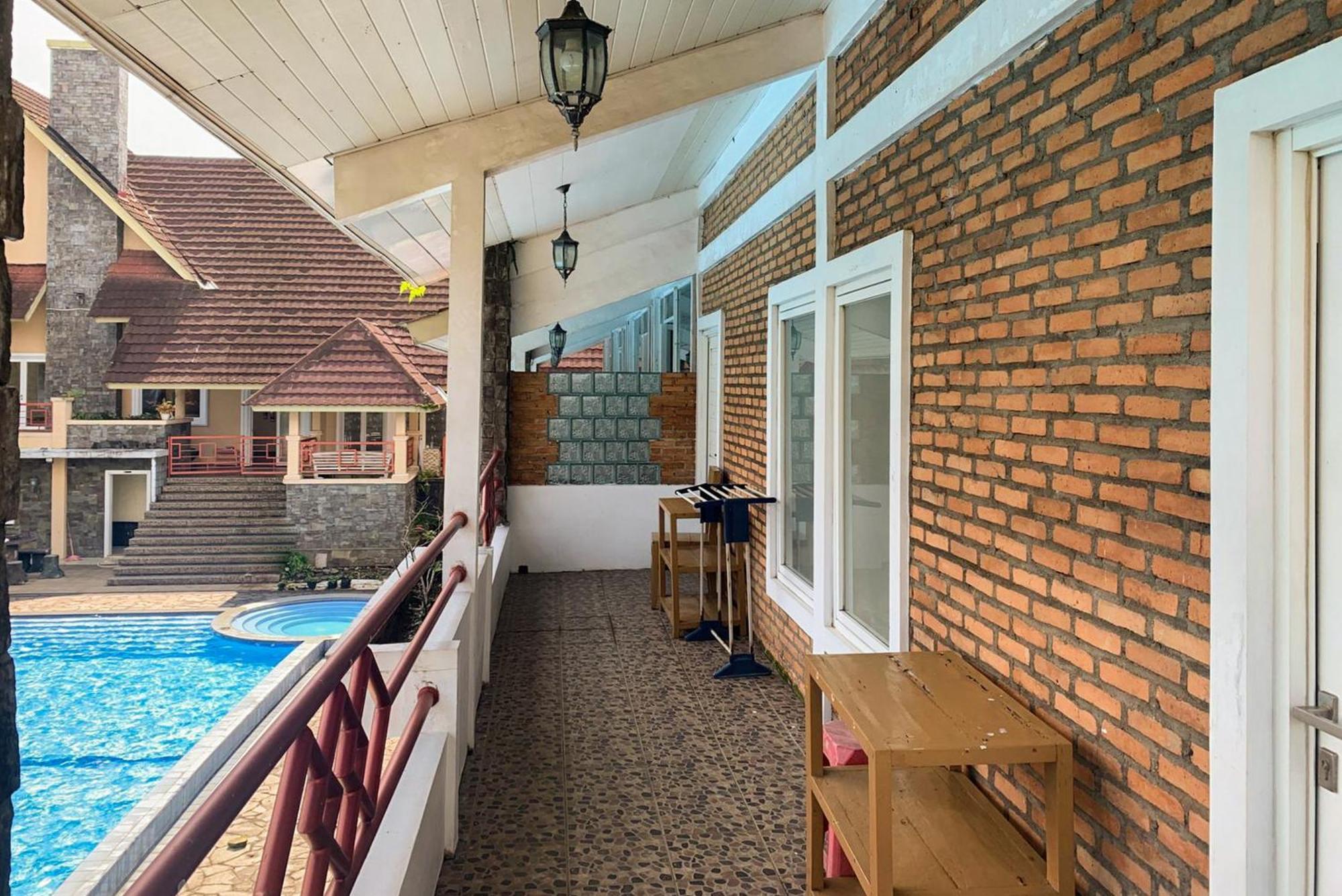 Urbanview Hotel Villa Q Gisting Bandjarnegeri Exterior foto