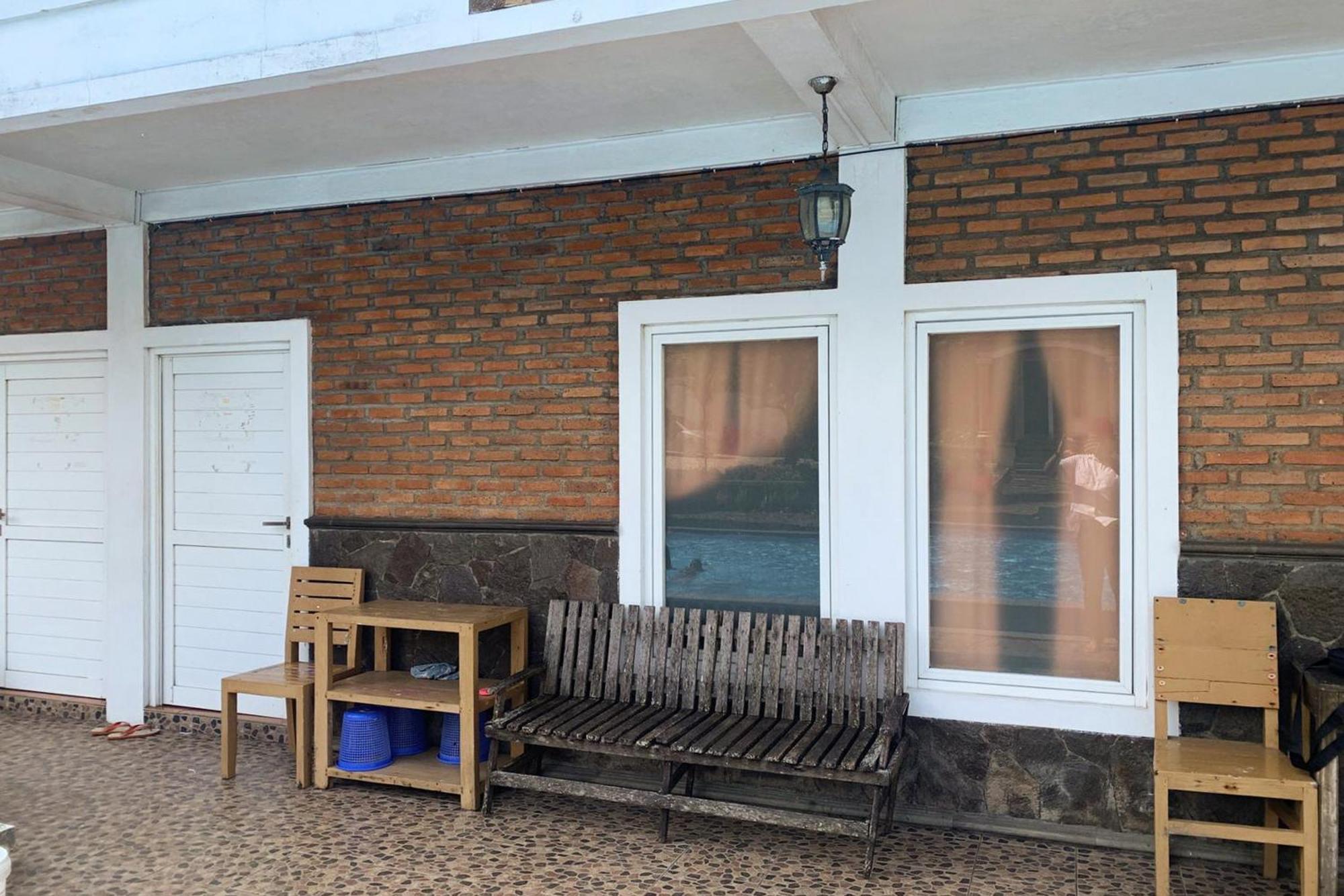 Urbanview Hotel Villa Q Gisting Bandjarnegeri Exterior foto