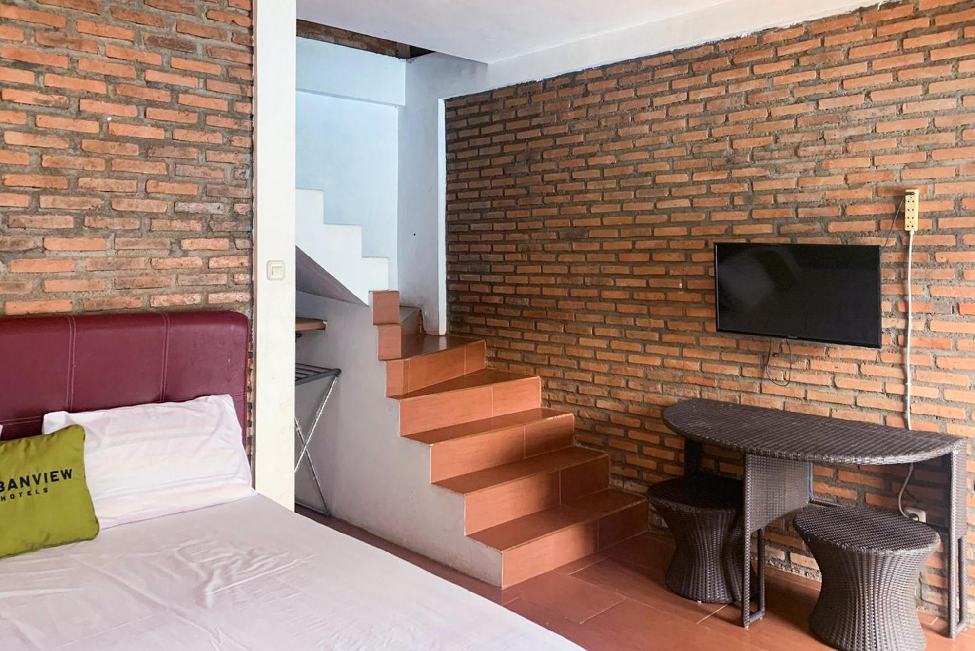 Urbanview Hotel Villa Q Gisting Bandjarnegeri Exterior foto
